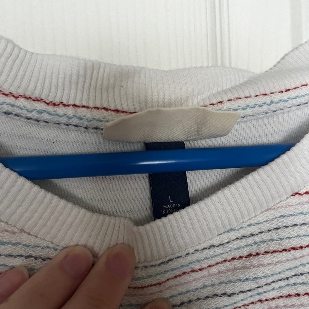 Universal Threads Crew Neck - Picture 4 of 7